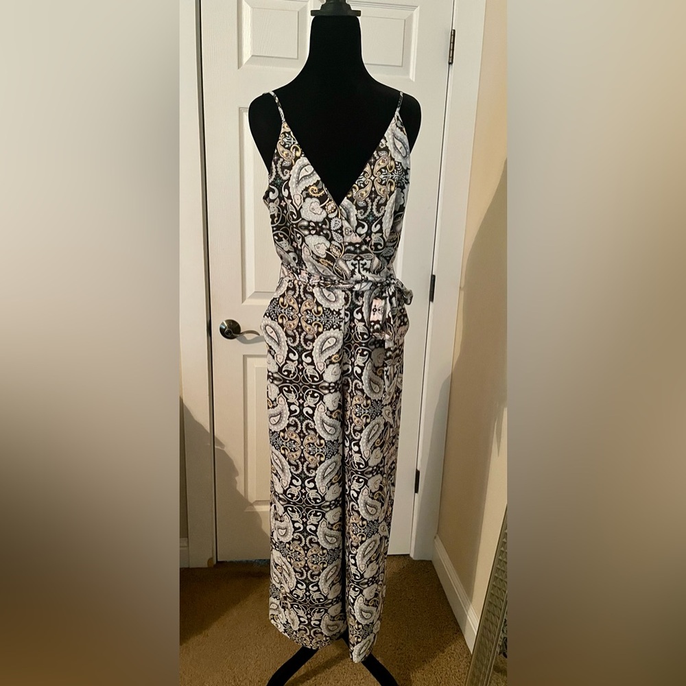 Elegant Green, Black and White Paisley dressy jumper
